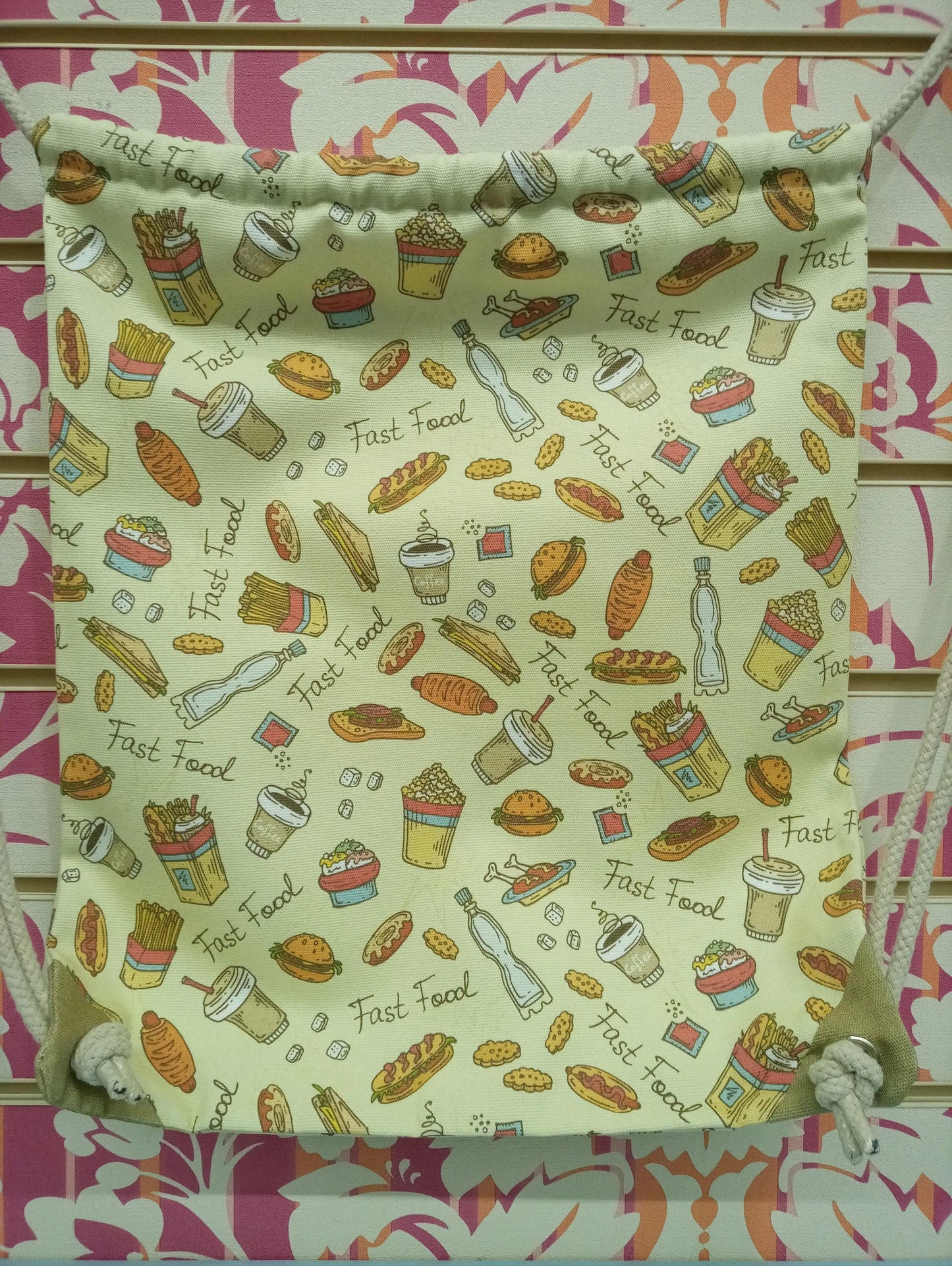 Zaino a sacca streetwear con stampa fast food, stile street style urban.