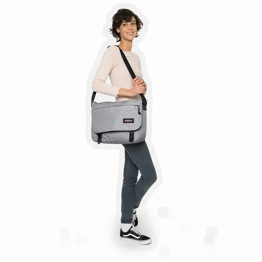EASTPAK Delegate + Shoulder Bag, 20 L - STREET STYLE