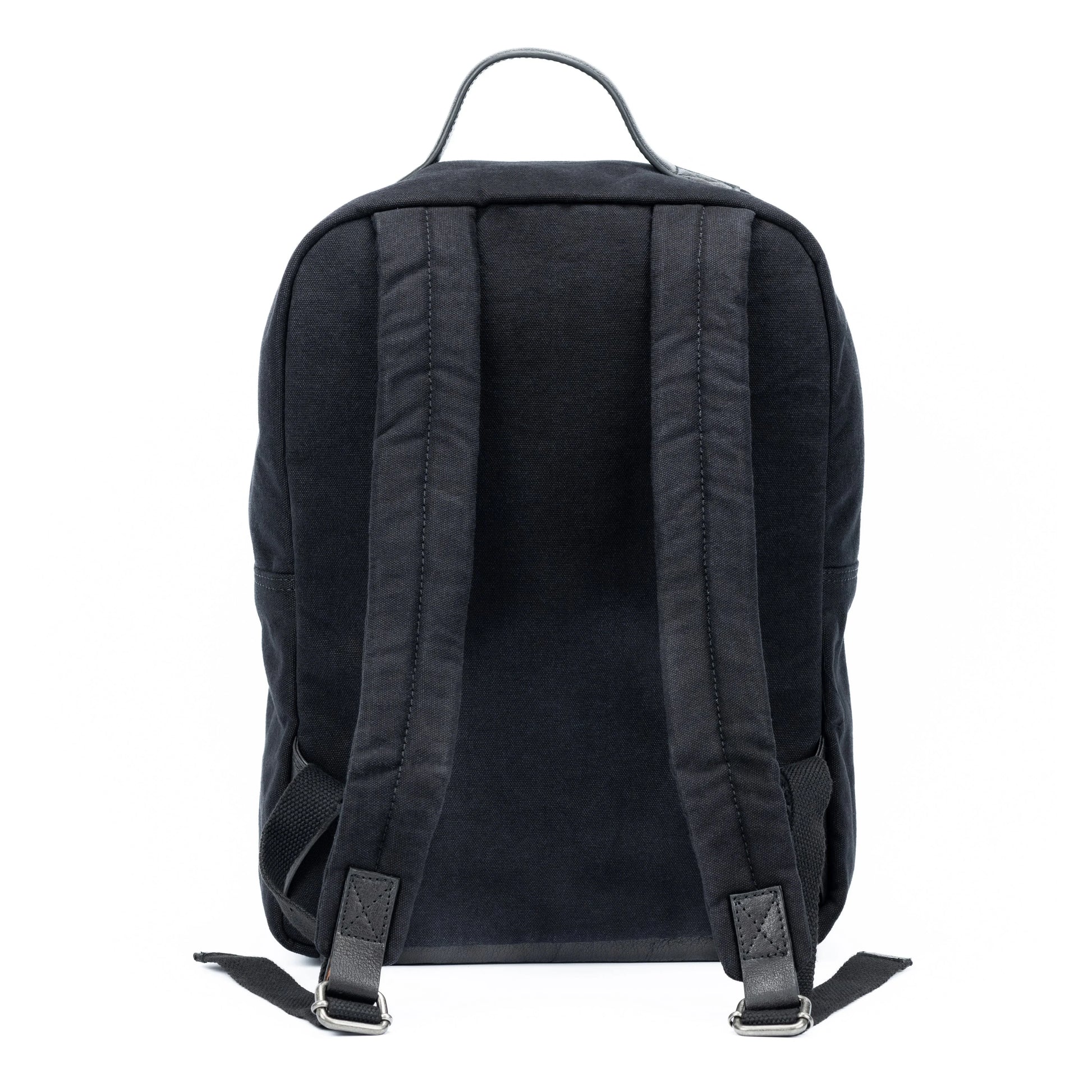 K0023AB | Notebook backpack in Canvas/Genuine Leather, full grain, flywheel - Black colour. Accessories in antiqued nickel, zip closure. Dimensions: 29 x 40 x15 cm. Packaging: TNT bag - STREET STYLE