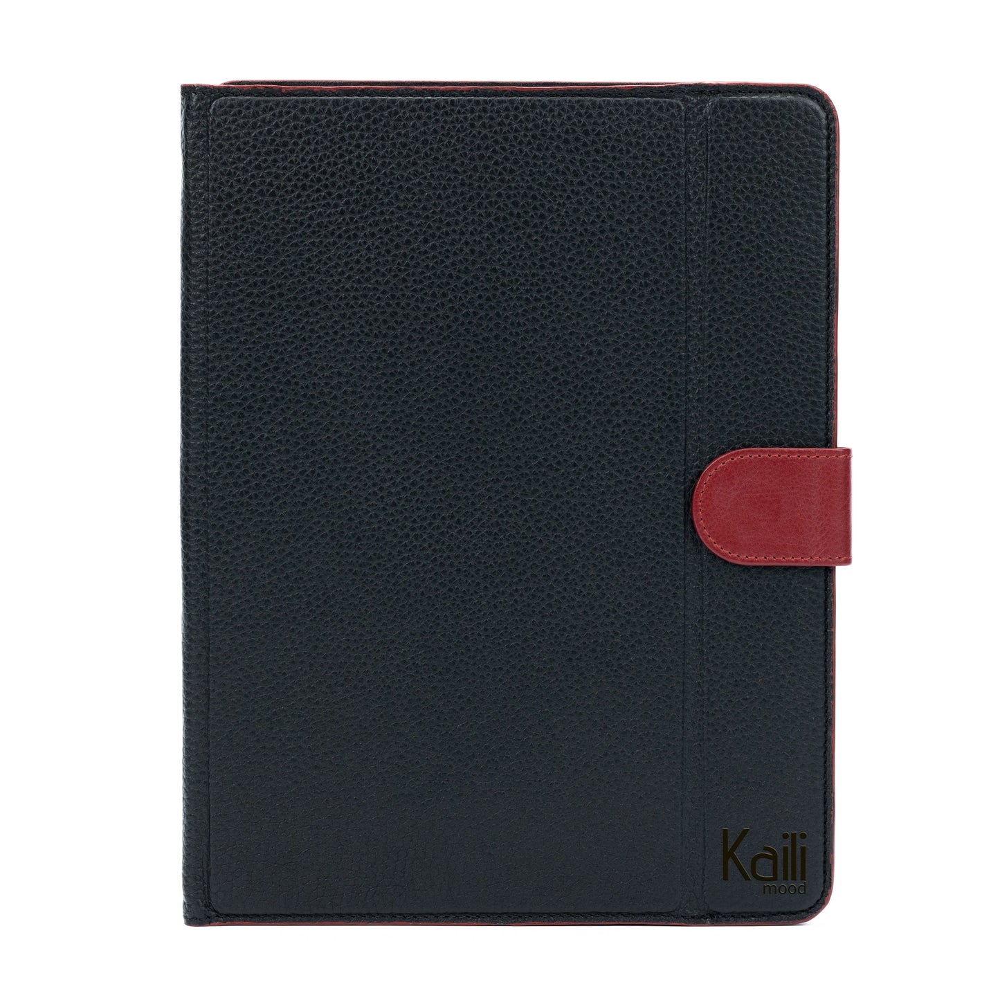 K0033AB | Custodia per Tablet Vera Pelle, pieno fiore, grana dollaro. Col.Nero con bordi Rossi. Chiusura con linguetta in contrasto. Dimensioni: cm 19,5 x 25,2 x 1. Confezione: Sacchetto Tnt - STREET STYLE