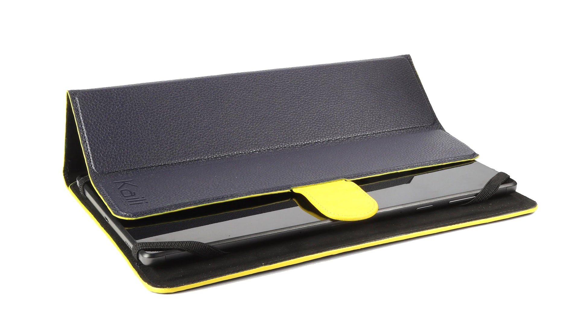 K0033DB | Genuine Leather Tablet Case, full grain, dollar grain. Col.Blue with Yellow edges. Contrasting tab closure. Dimensions: 19.5 x 25.2 x 1 cm. Packaging: TNT bag - STREET STYLE
