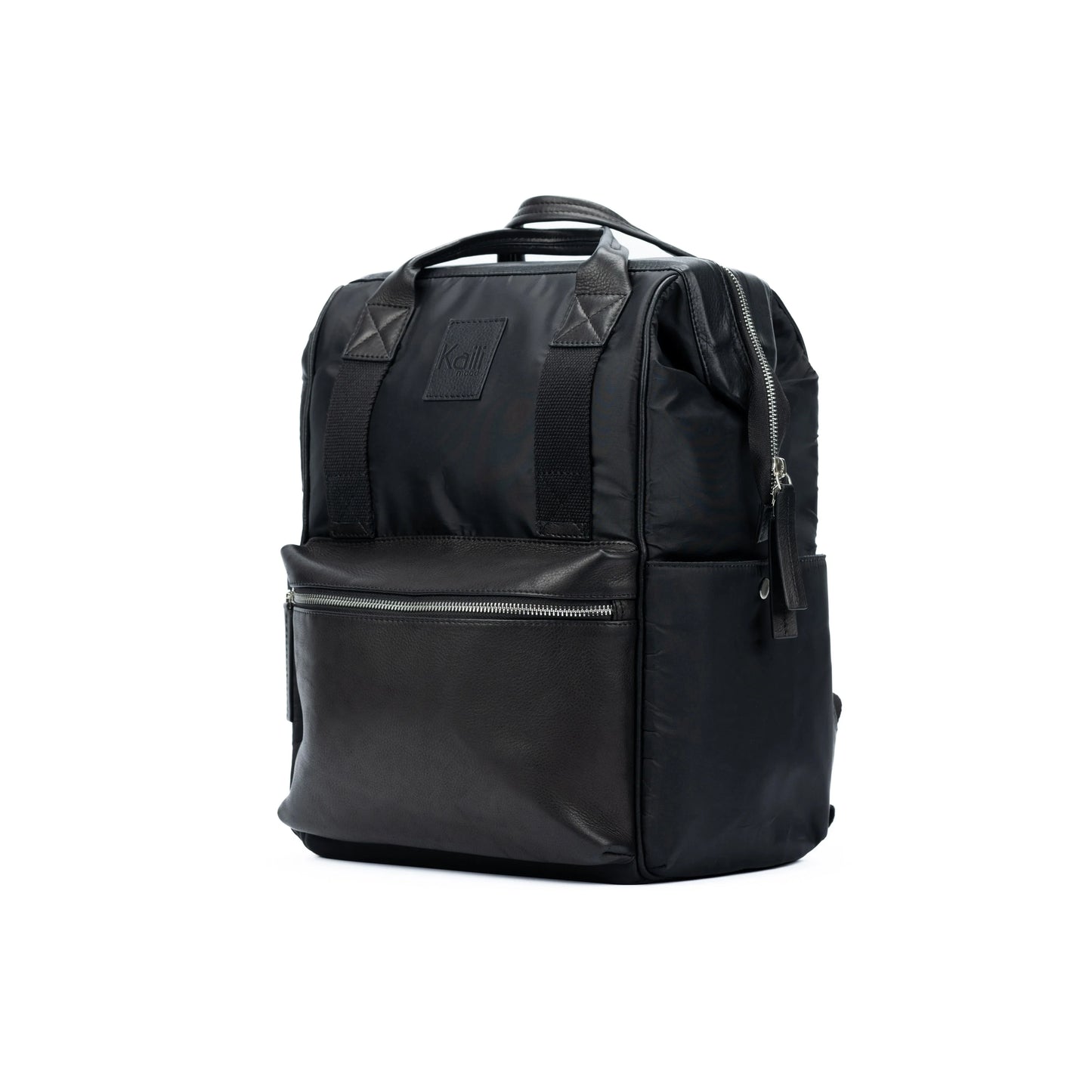 K0037AB | Water-repellent backpack in Waterproof Nylon/Genuine full-grain leather with light grain - Black color - Polished nickel accessories. Dimensions: 27 x 39 x 19 cm - Packaging: TNT bag - STREET STYLE
