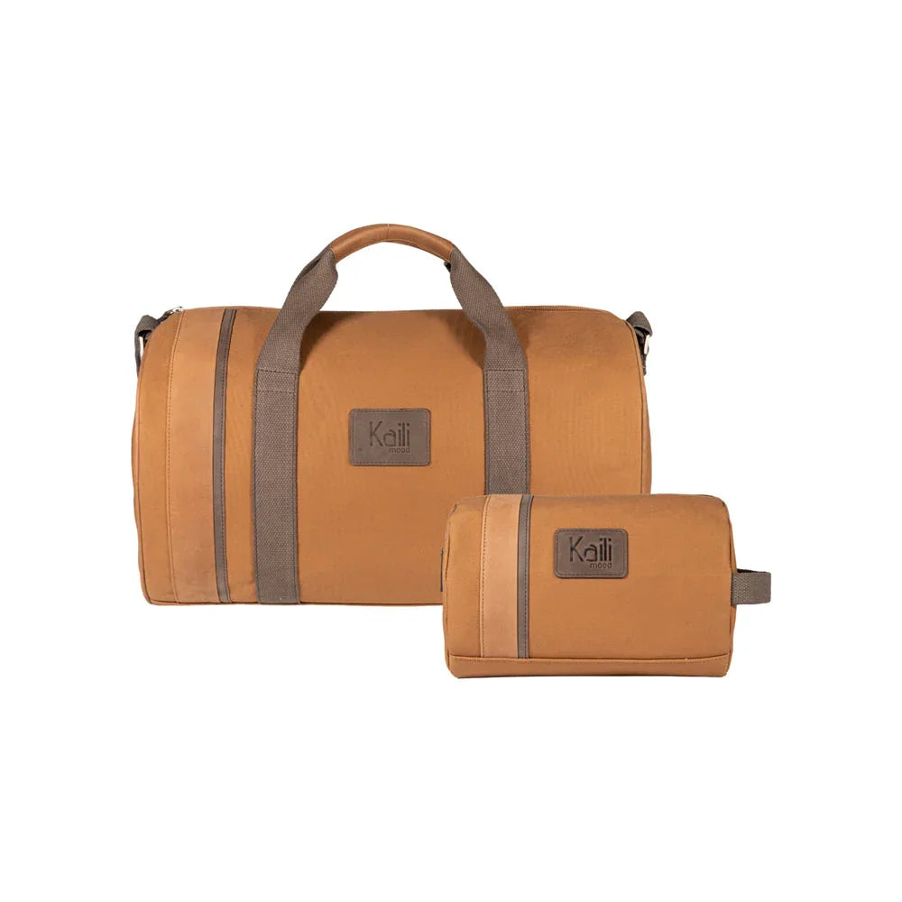 K2005UB | Beauty Case in Canvas 100% Cotton/Genuine Full Grain Leather, Naked. Leather Color. Side handle. Zip closure. Dimensions: cm 25 x 15 x 17. Packaging: Tnt bag - STREET STYLE