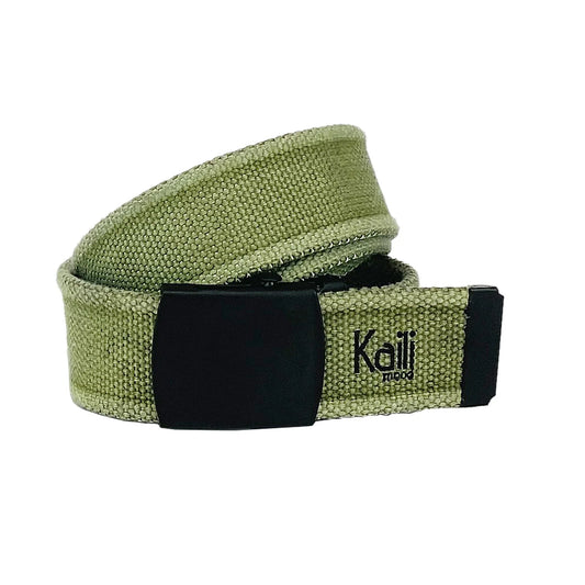K4010EB | Stone Washed Canvas Ribbon Belt Col. Green with Matt Black Buckle. Dimensions: 125 x 4 x 0.5 cm One size - Can be shortened. Packaging: Rigid bottom/lid gift box - STREET STYLE