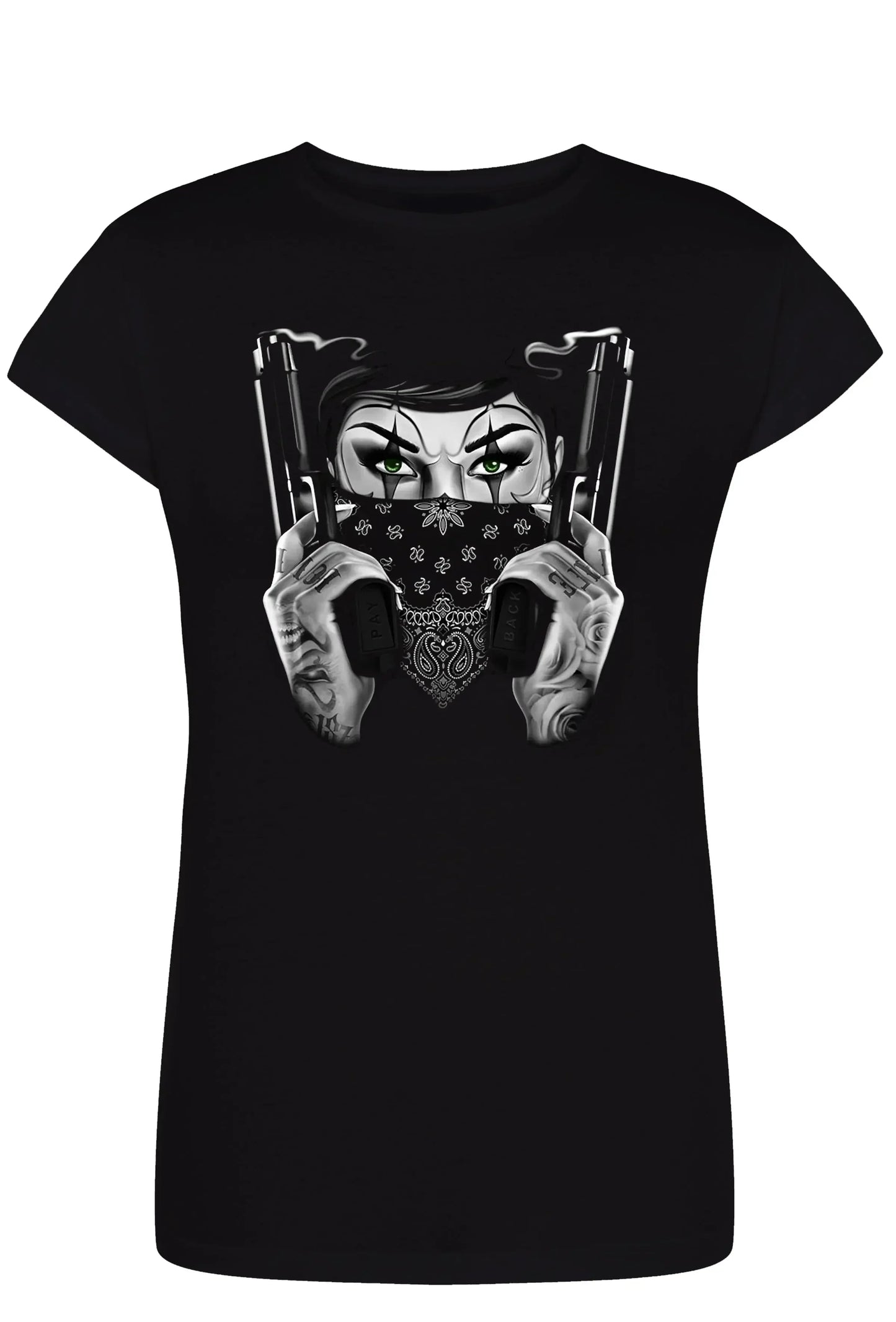 T-shirt nera streetwear donna con stampa bandana, occhi verdi e tatuaggi urban style.