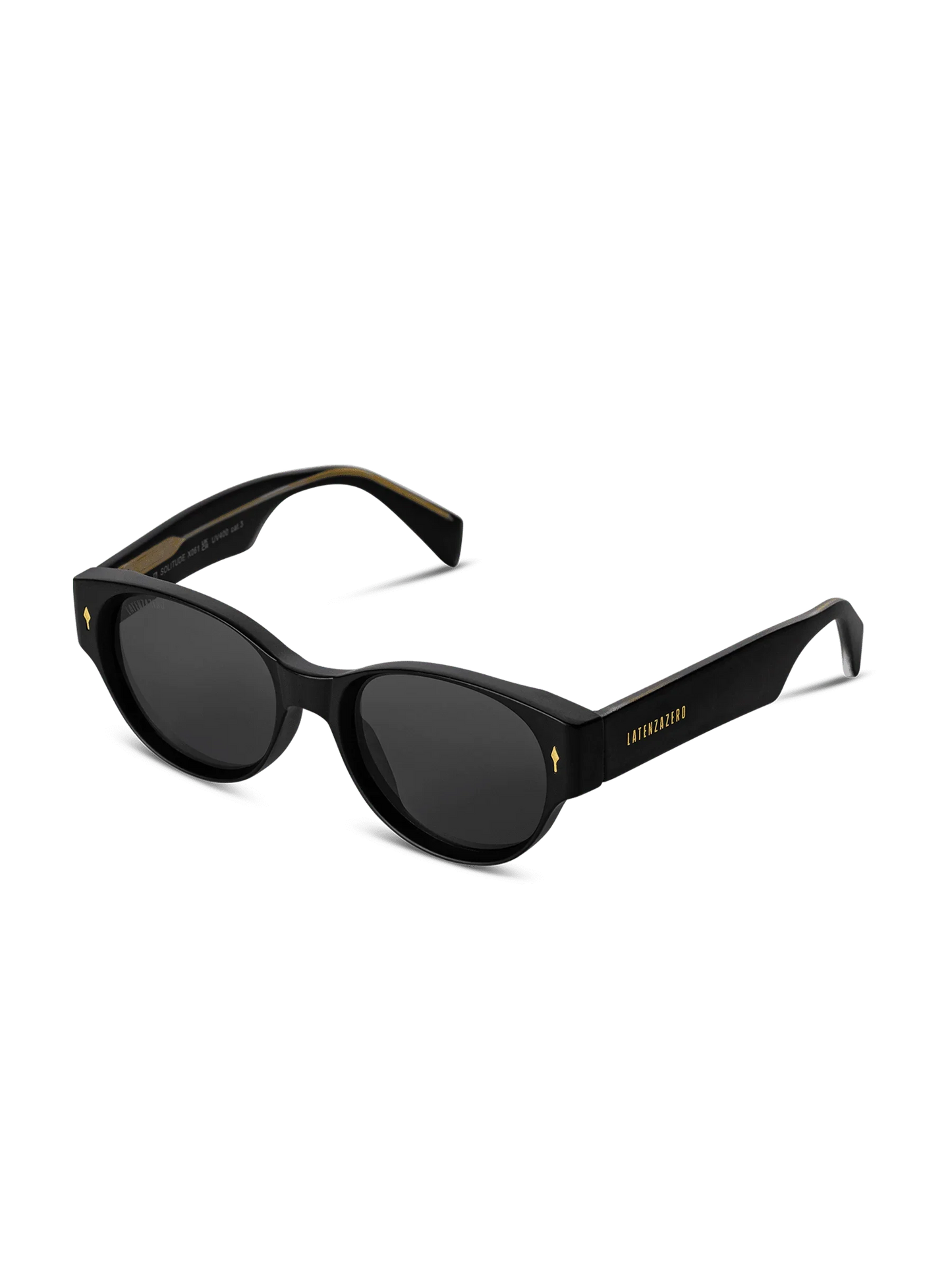 Solitude - STREET STYLE