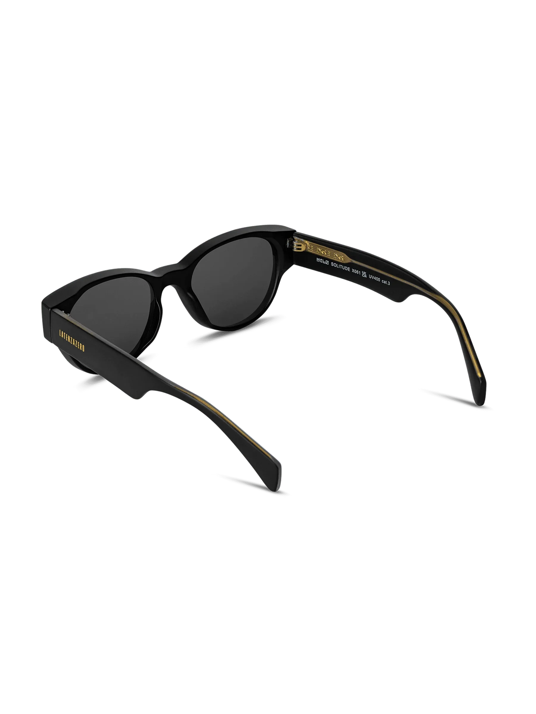 Solitude - STREET STYLE