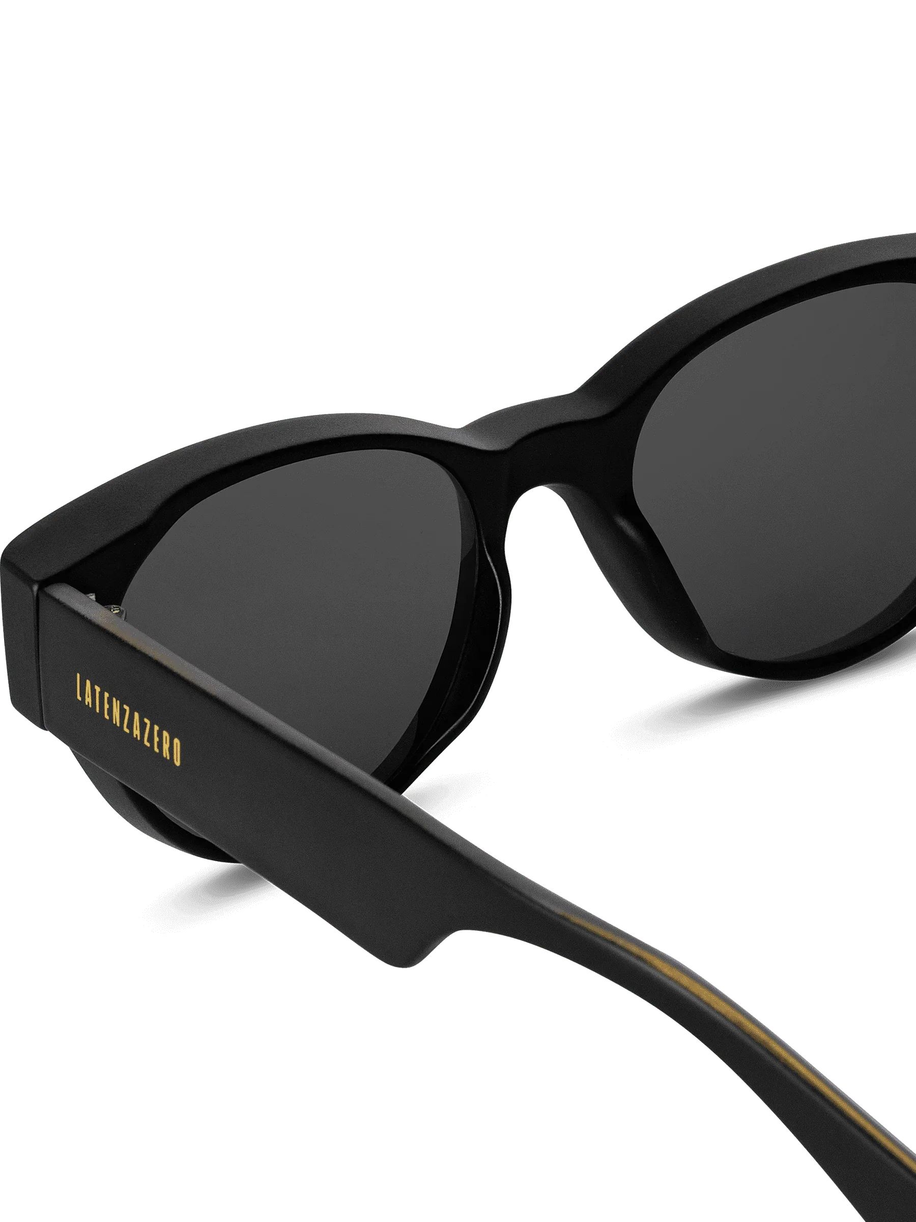 Solitude - STREET STYLE