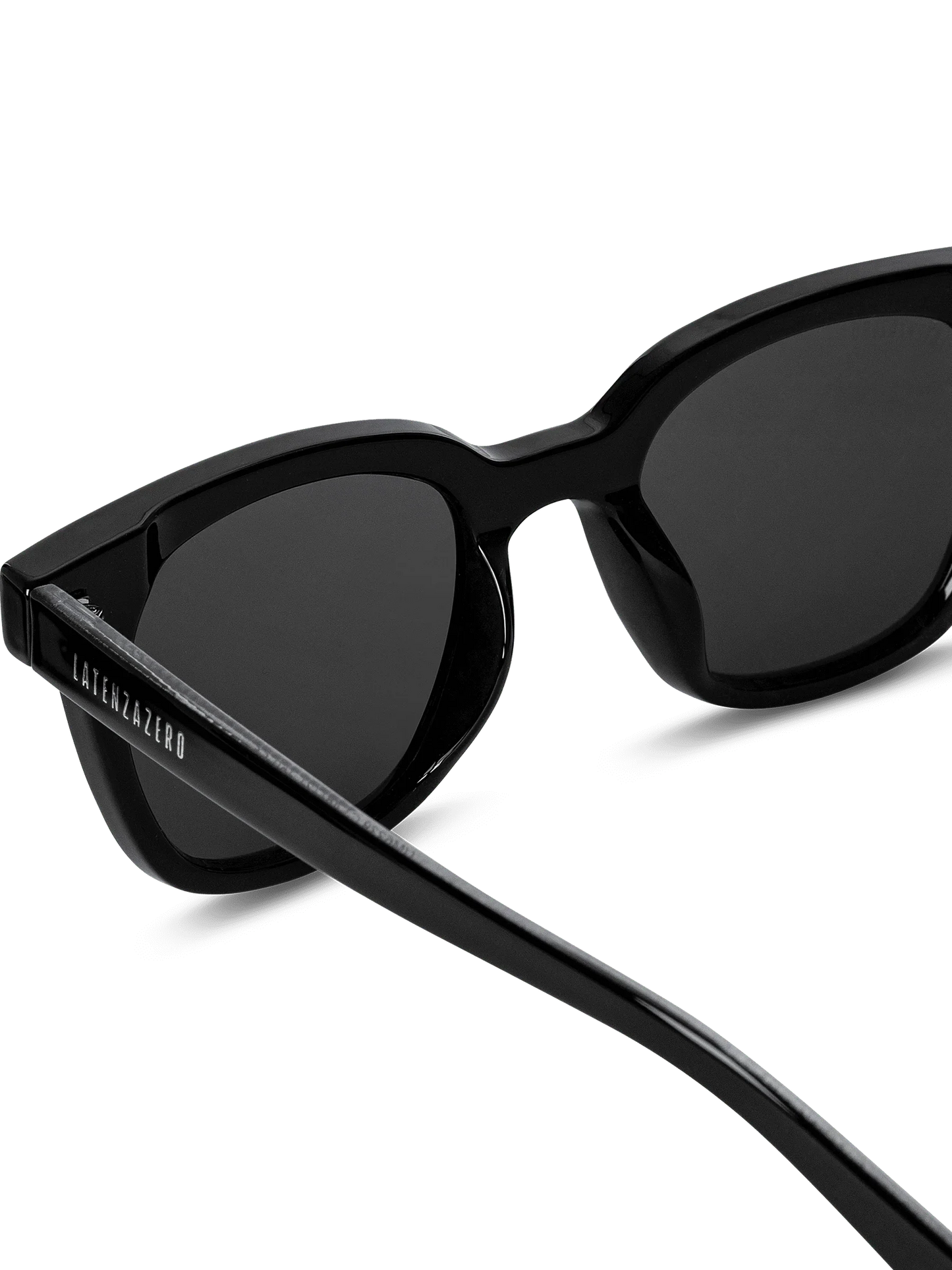 Supernova - STREET STYLE