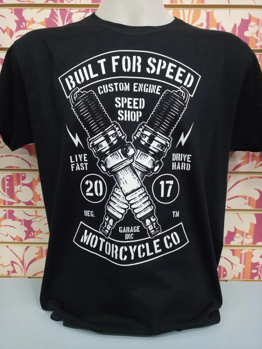 T-shirt streetwear nera con stampa 'Built For Speed', stile motociclistico, Street Style Rimini