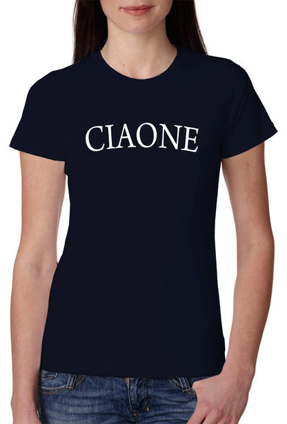 T-shirt donna streetwear nera in cotone pettinato con scritta bianca CIAONE, stile urban.