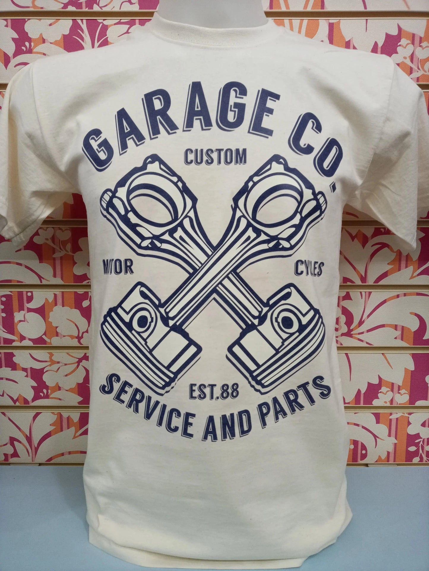 T-shirt bianca STREET STYLE con stampa grafica Garage Co. stile urban streetwear