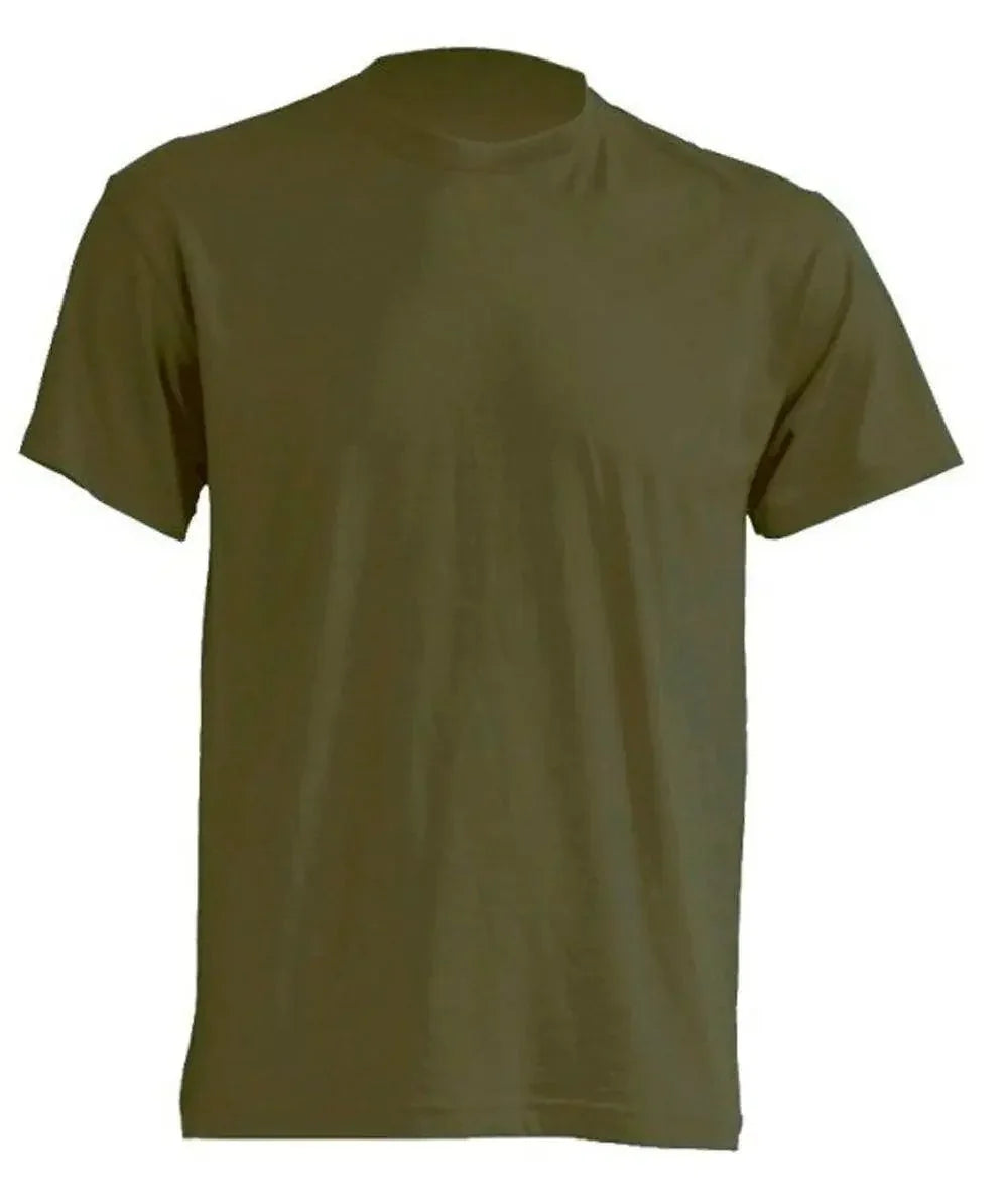 T-shirt uomo basica verde militare, streetwear essenziale, stile urban rimini