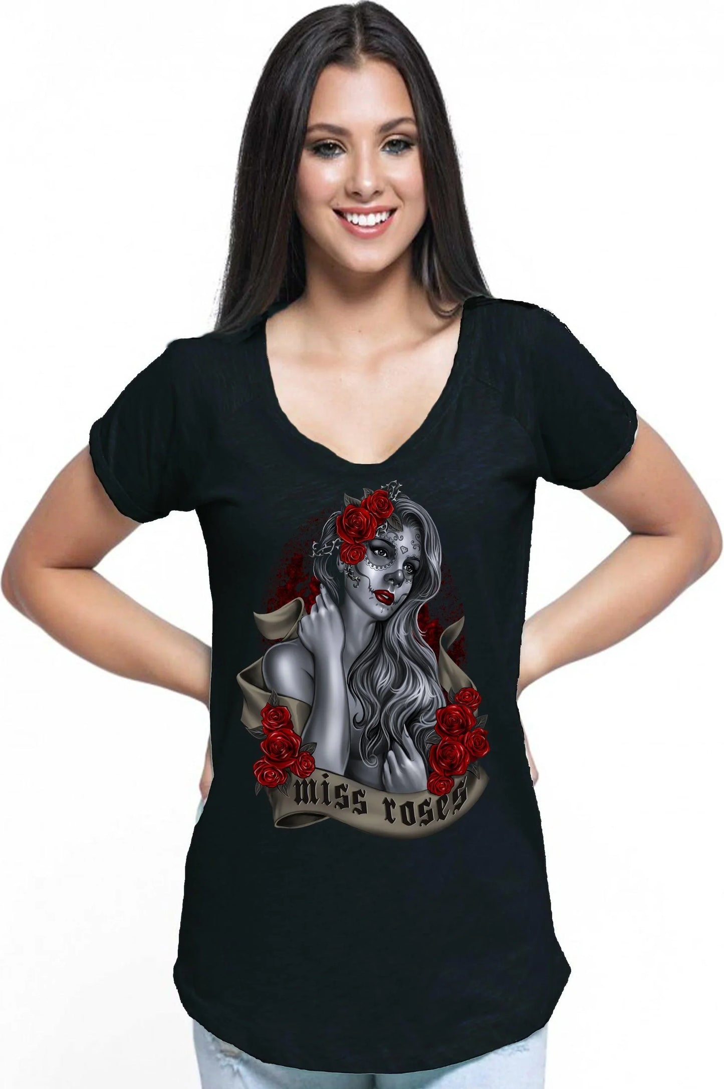 T-shirt donna nera streetwear con stampa teschio tattoo Miss Roses e rose rosse, stile urban