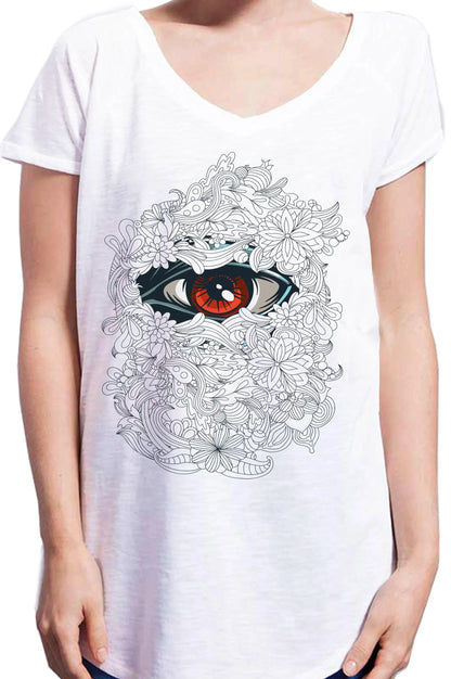 T-shirt donna streetwear bianca con stampa occhio stilizzato rosso e motivi floreali urban