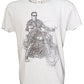 T-shirt bianca streetwear uomo in cotone fiammato con stampa urban di motociclista iconico.
