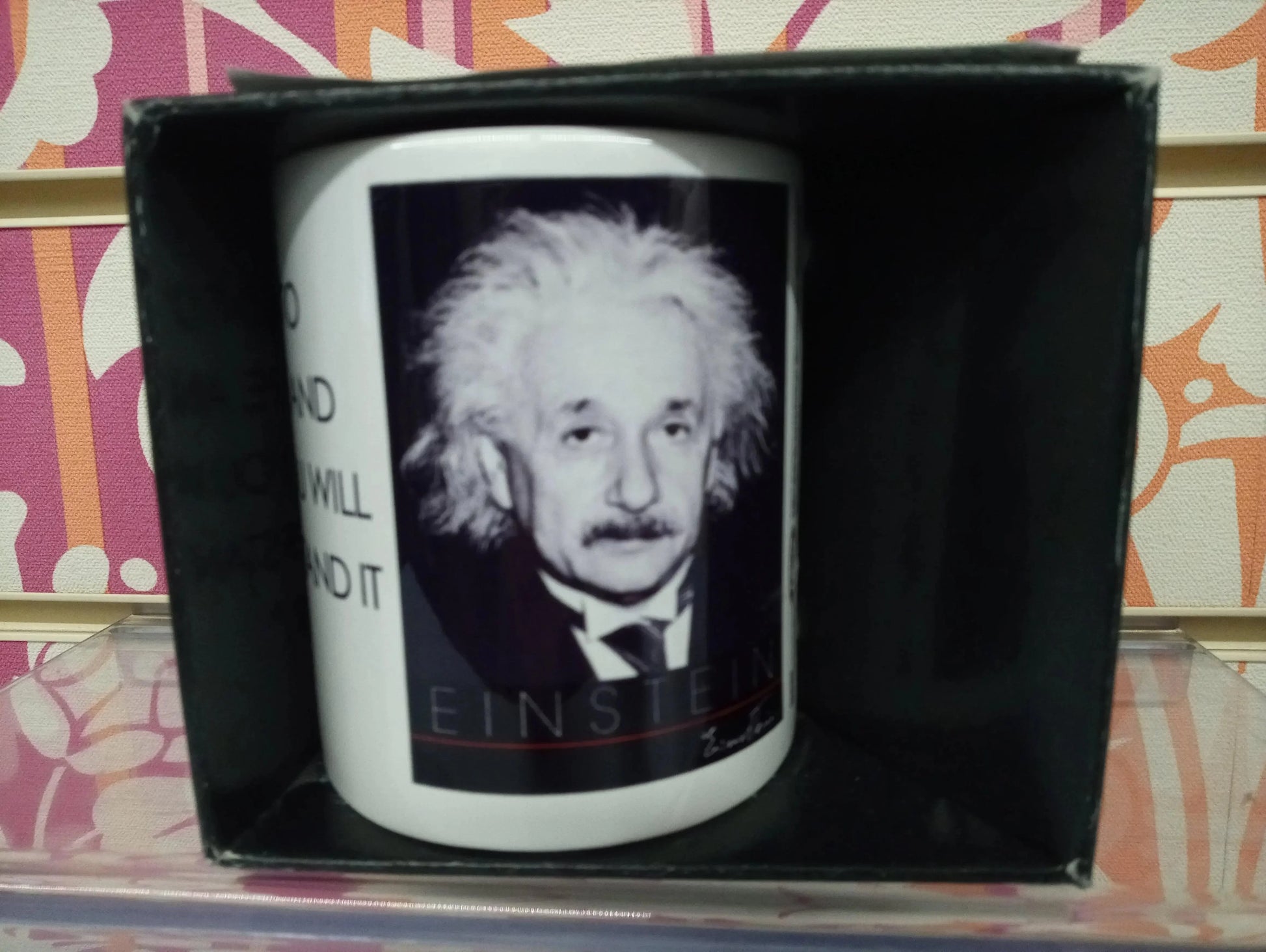 Tazza mug street style con ritratto di Einstein, confezionata, design urban moderno