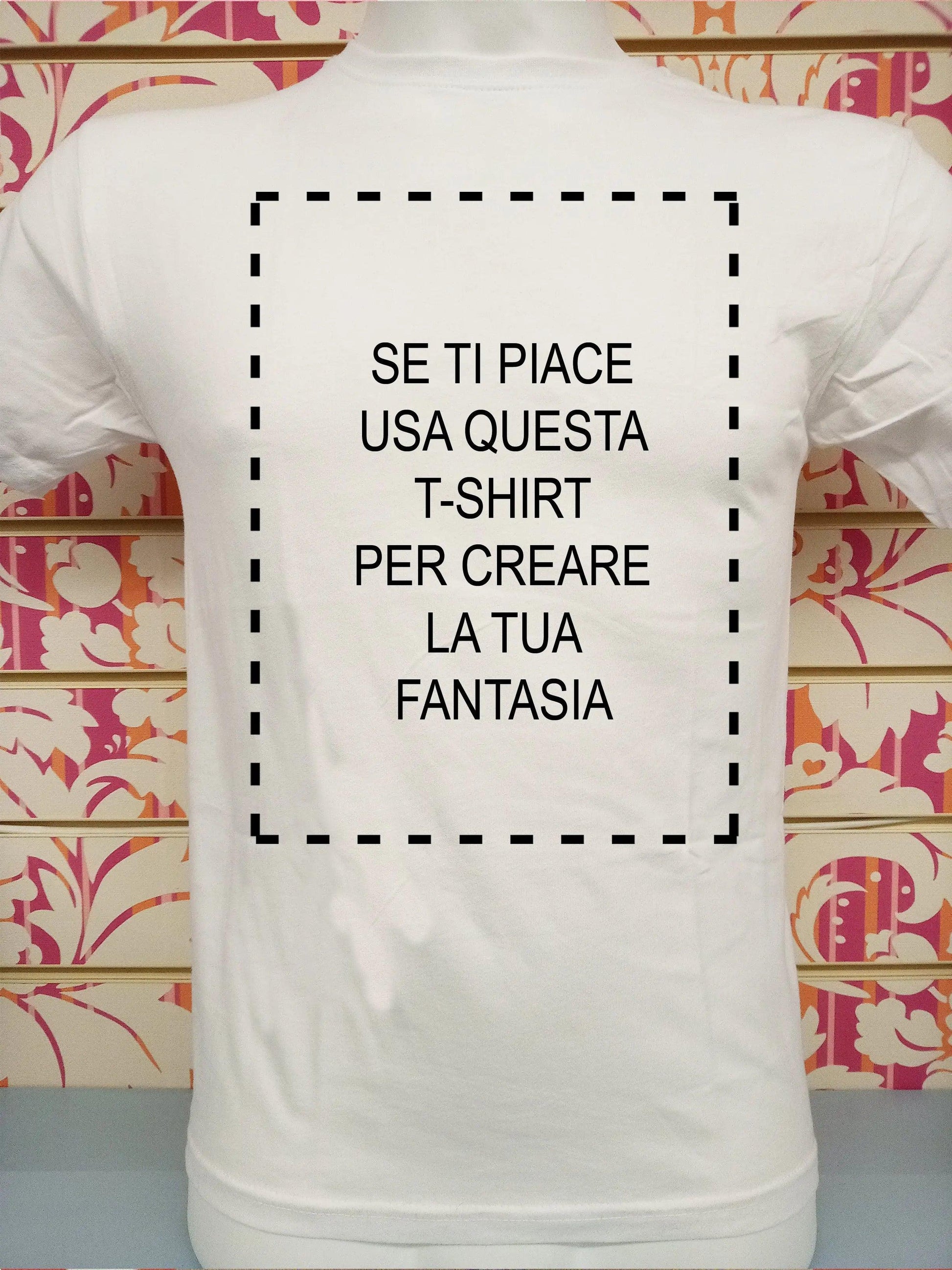 T-shirt bianca uomo regular fit JHK, scritta personalizzabile, streetwear, sfondo colorato