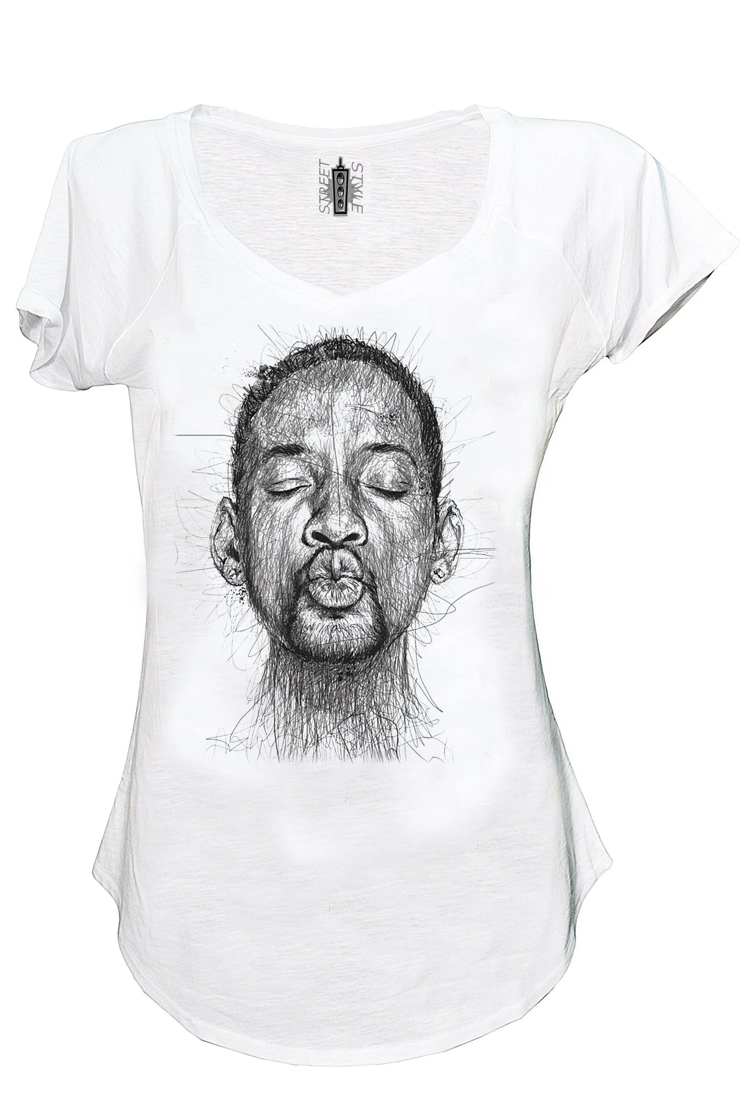 T-shirt donna bianca streetwear con disegno artistico volto maschile, stile urban, Street Style Rimini.