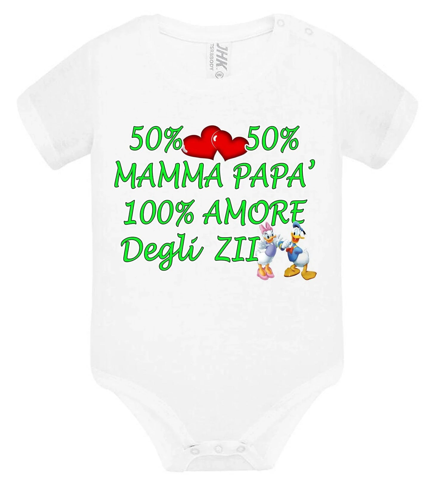 Body neonato bianco in cotone, maniche corte, stampa colorata stile streetwear urban, scritta verde, cuori rossi, personaggi cartoon.