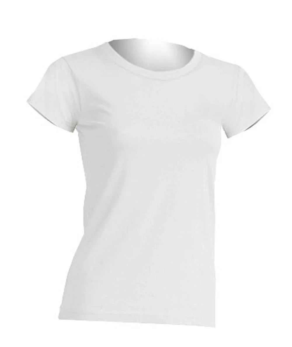 T-shirt bianca basic da donna street style, stile essenziale streetwear Rimini