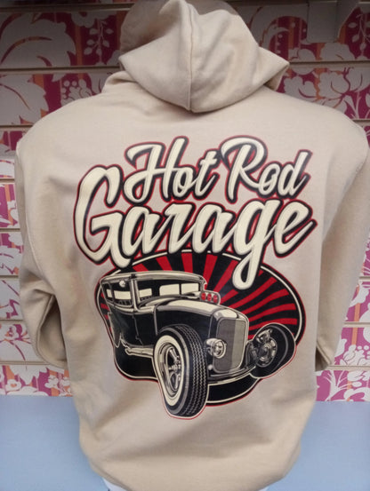 Felpa beige unisex streetwear con cappuccio, stampa Hot Rod Garage e auto vintage sul retro.