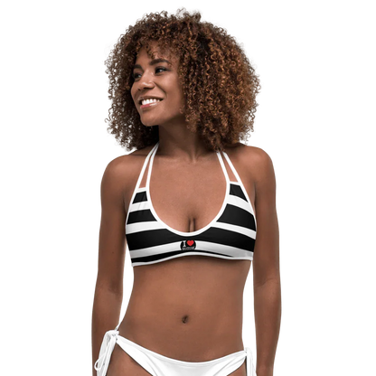 Bikini top streetwear a righe nere e bianche con scritta I love Riccione, stile urban moderno.