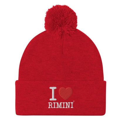 Beanie streetwear rosso in maglia con pompon, scritta ricamata I love Rimini, stile urban