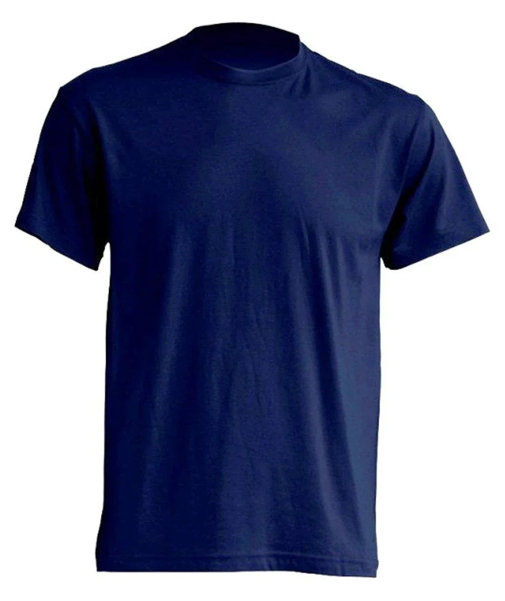 T-shirt uomo basic blu navy streetwear essenziale, stile urban, sfondo bianco