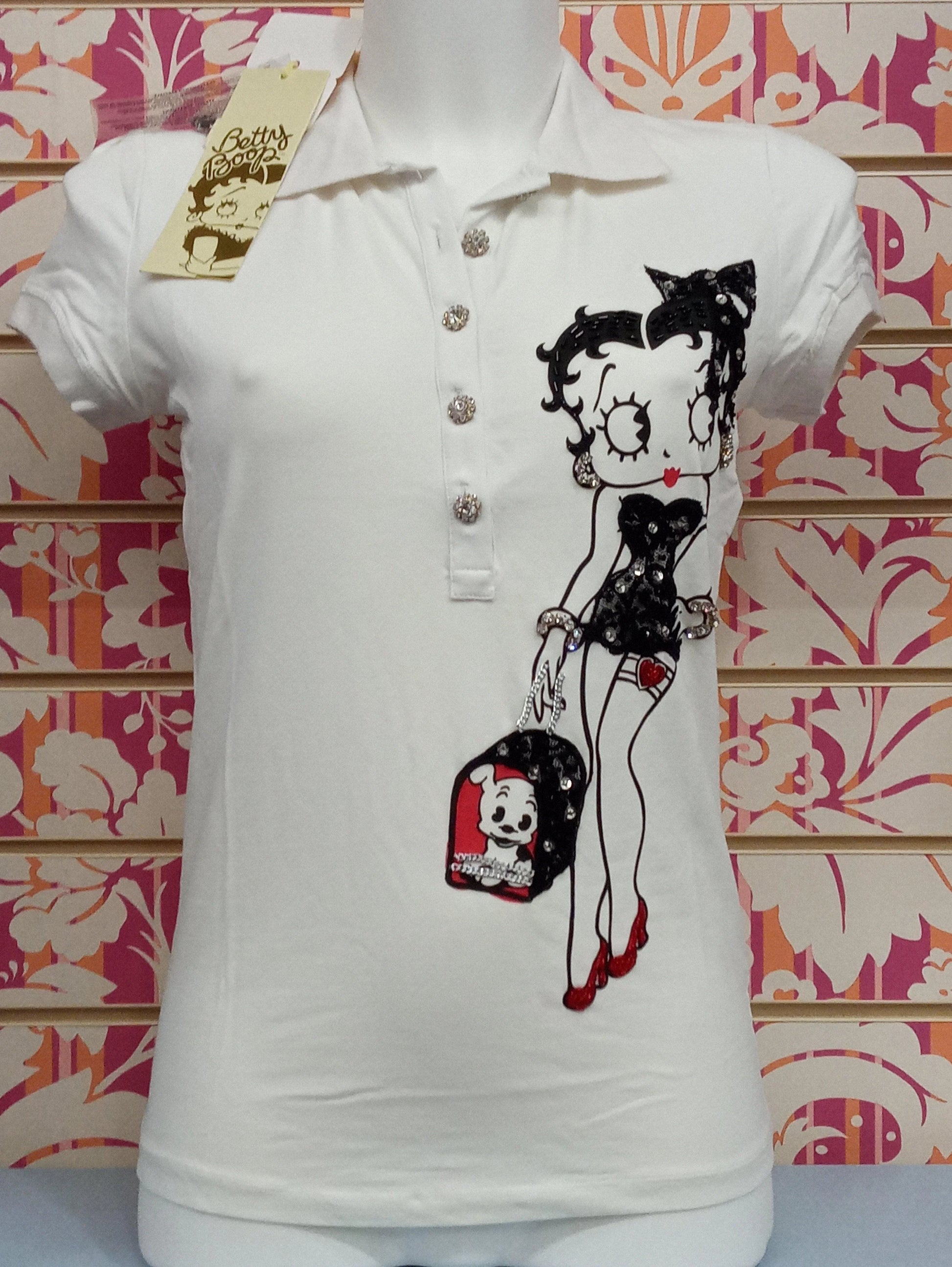 T-shirt donna bianca street style con stampa Betty Boop, dettagli moda urban